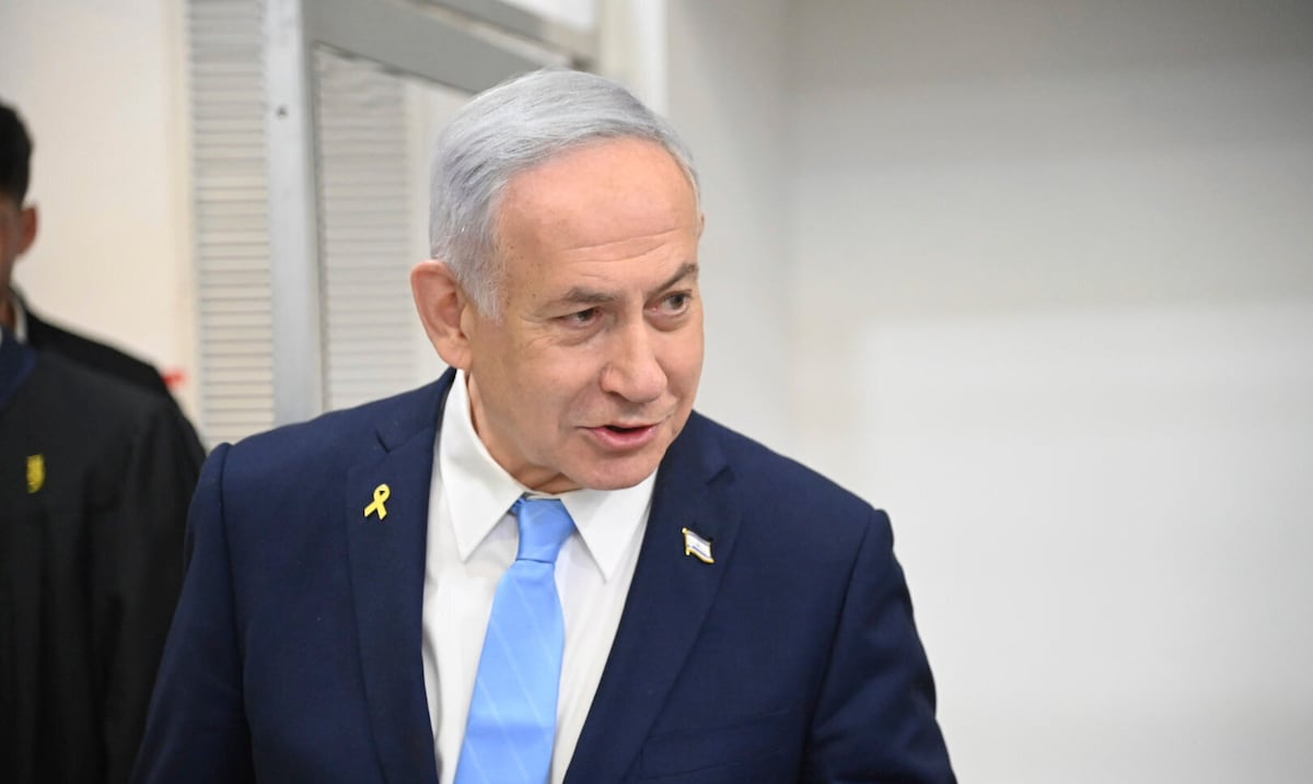 Exasesor de Benjamín Netanyahu podría enfrentar cargos por filtrar información secreta