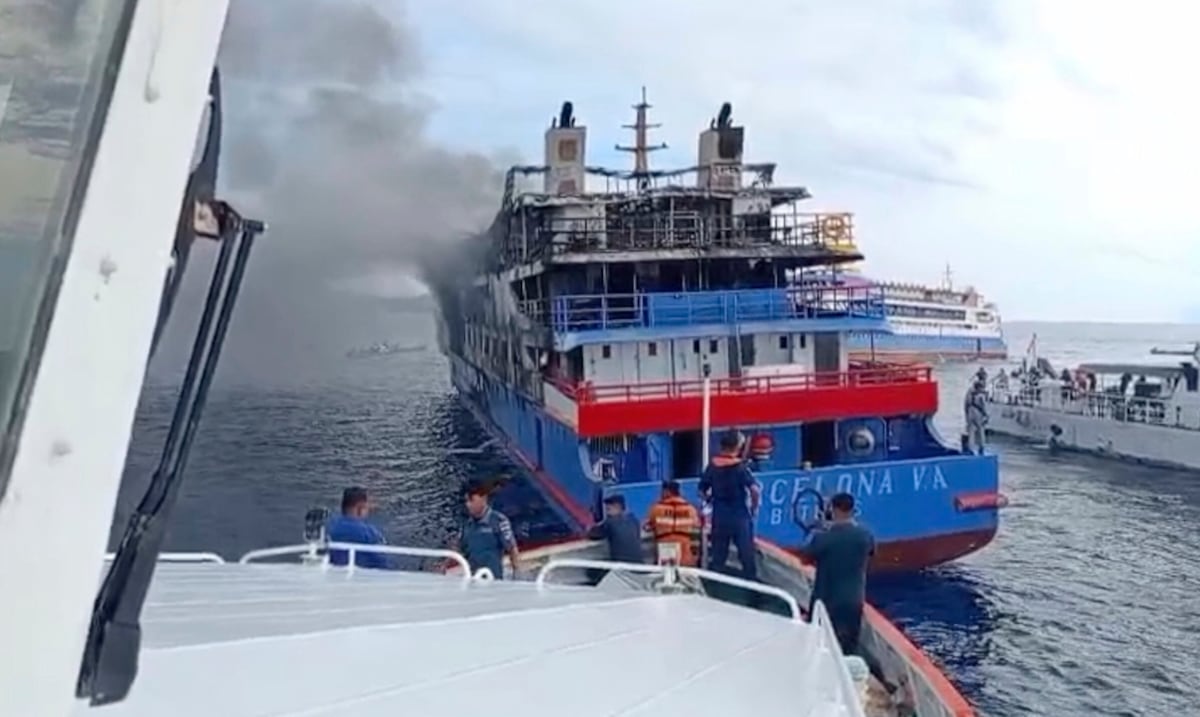 Se incendia un ferry en Indonesia y deja al menos cinco muertos