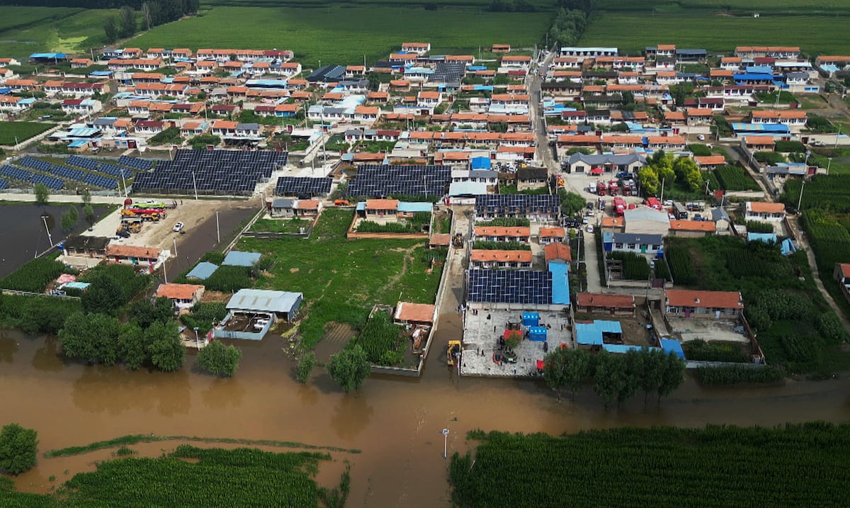 Tragedia en China: 31 adultos mayores mueren atrapados en un centro durante inundaciones