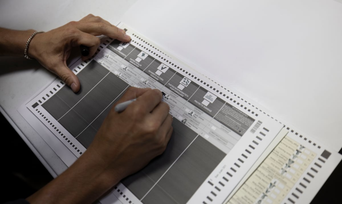 Cinco empresas interesadas en hacer negocios con la CEE para remplazar máquinas de escrutinio electrónico