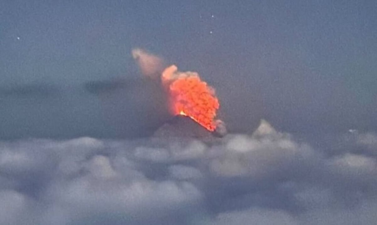 “Lava al rojo vivo”: volcán entra en erupción en el extremo de Rusia tras terremoto