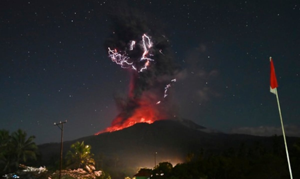 Espectáculo de la naturaleza: monte Lewotobi Laki Laki de Indonesia entra en erupción nuevamente
