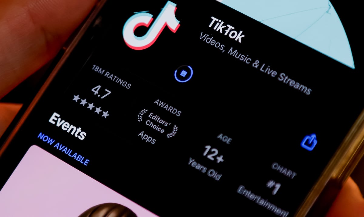 Este país lanzó una campaña para arrestar a tiktokers porque sus vídeos atentan contra la moral pública