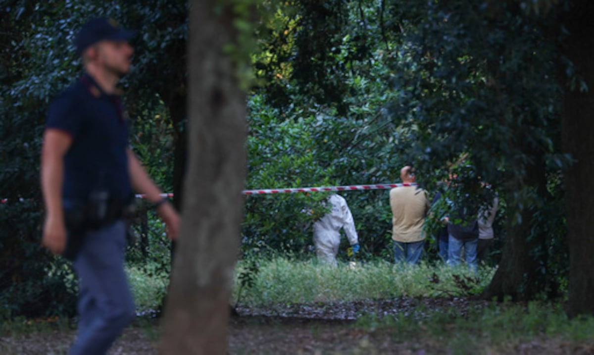 Hombre estadounidense detenido en Grecia por presunto doble asesinato de una bebé y una mujer en Roma
