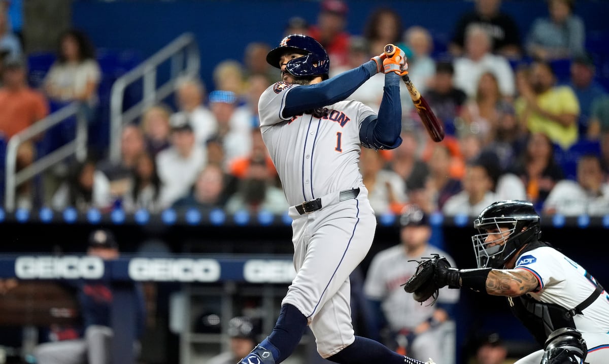 Los Astros anotan cinco carreras en una entrada y se imponen 8-2 a los Marlins