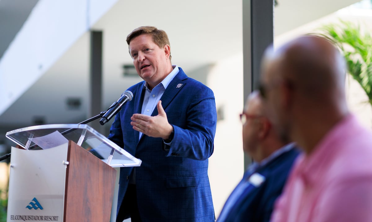 Aumenta a $283,000 el sueldo anual de Brad Dean, CEO de Discover Puerto Rico