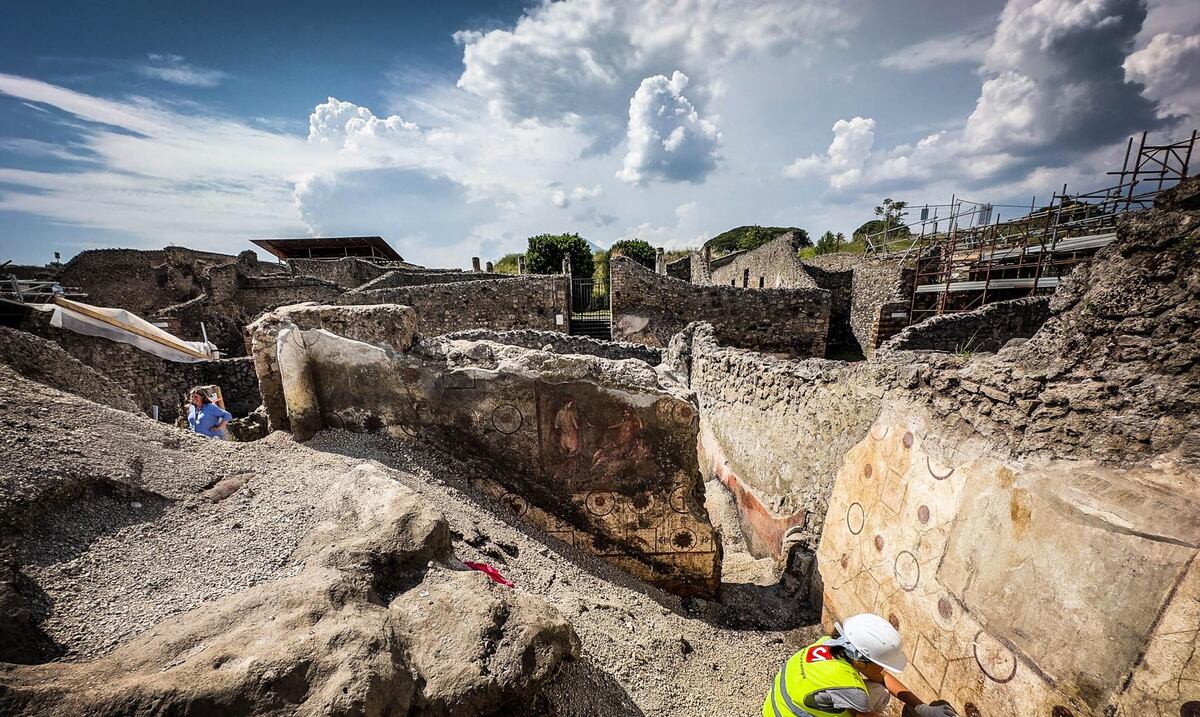 Una mujer enferma de cáncer devuelve piedras robadas de Pompeya ante supuesta “maldición”