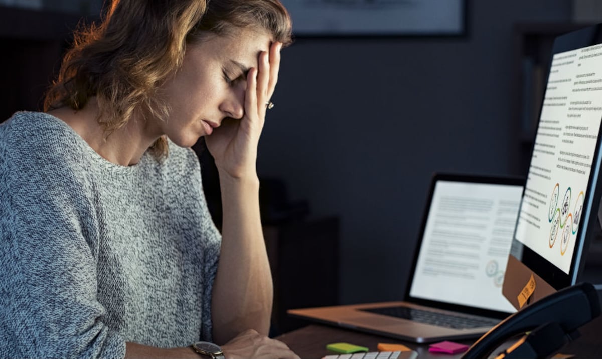 ¿Cómo se manifiesta el exceso de cortisol en el cuerpo?