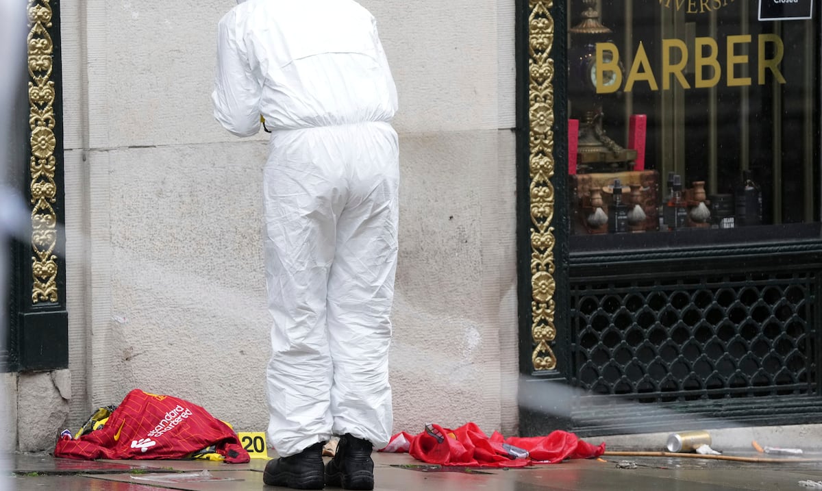 Conductor acusado de causar lesiones graves en desfile de fútbol en Liverpool