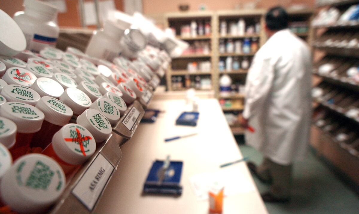 Complicado el panorama para las farmacias locales
