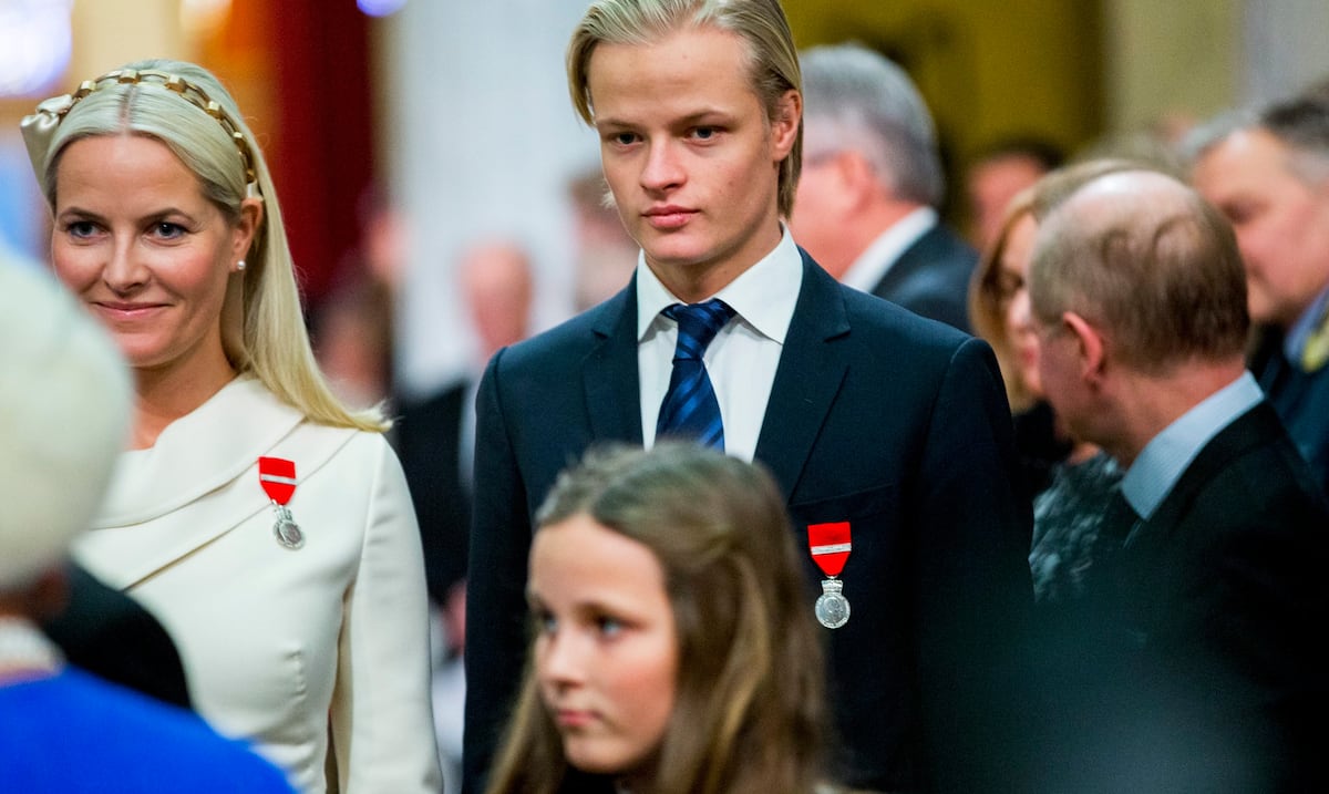 Escándalo en la realeza: acusan al hijo de la princesa de Noruega de violaciones y casos de maltrato
