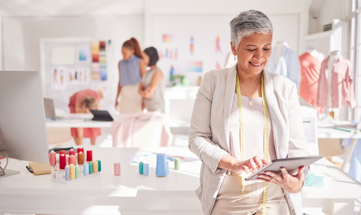 Más adultos mayores se insertan en el mundo empresarial