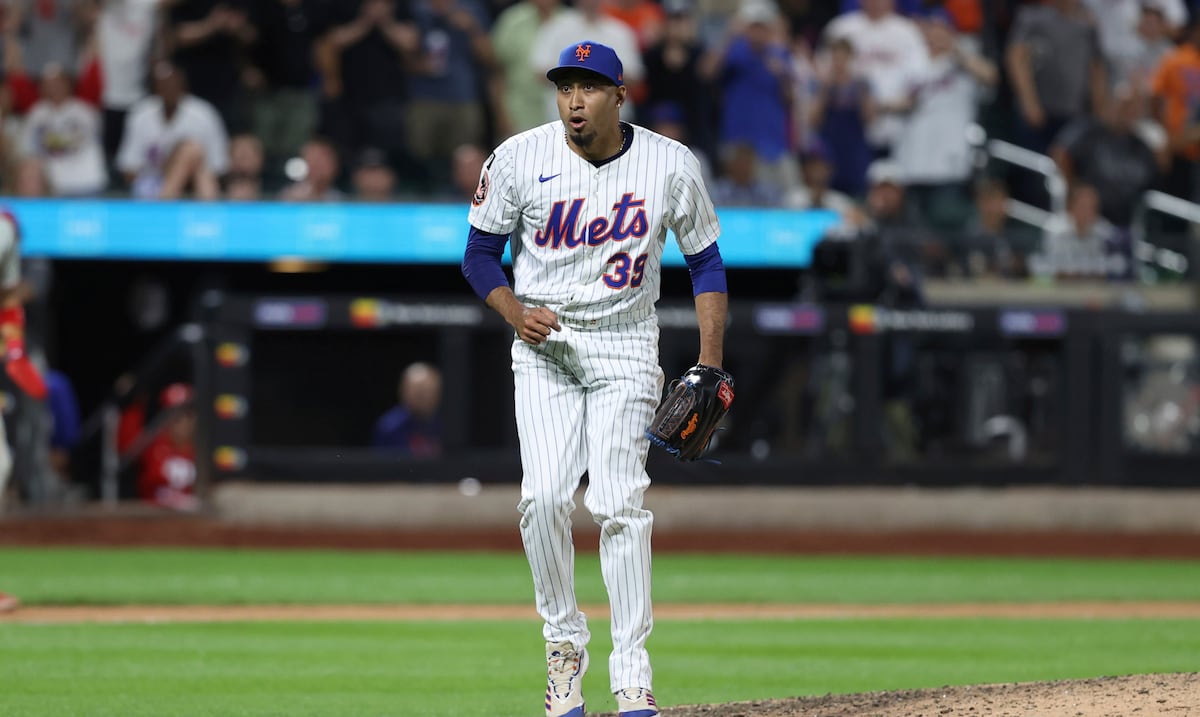 Edwin Díaz poncha a cuatro de cinco bateadores para llevarse la victoria contra los Phillies