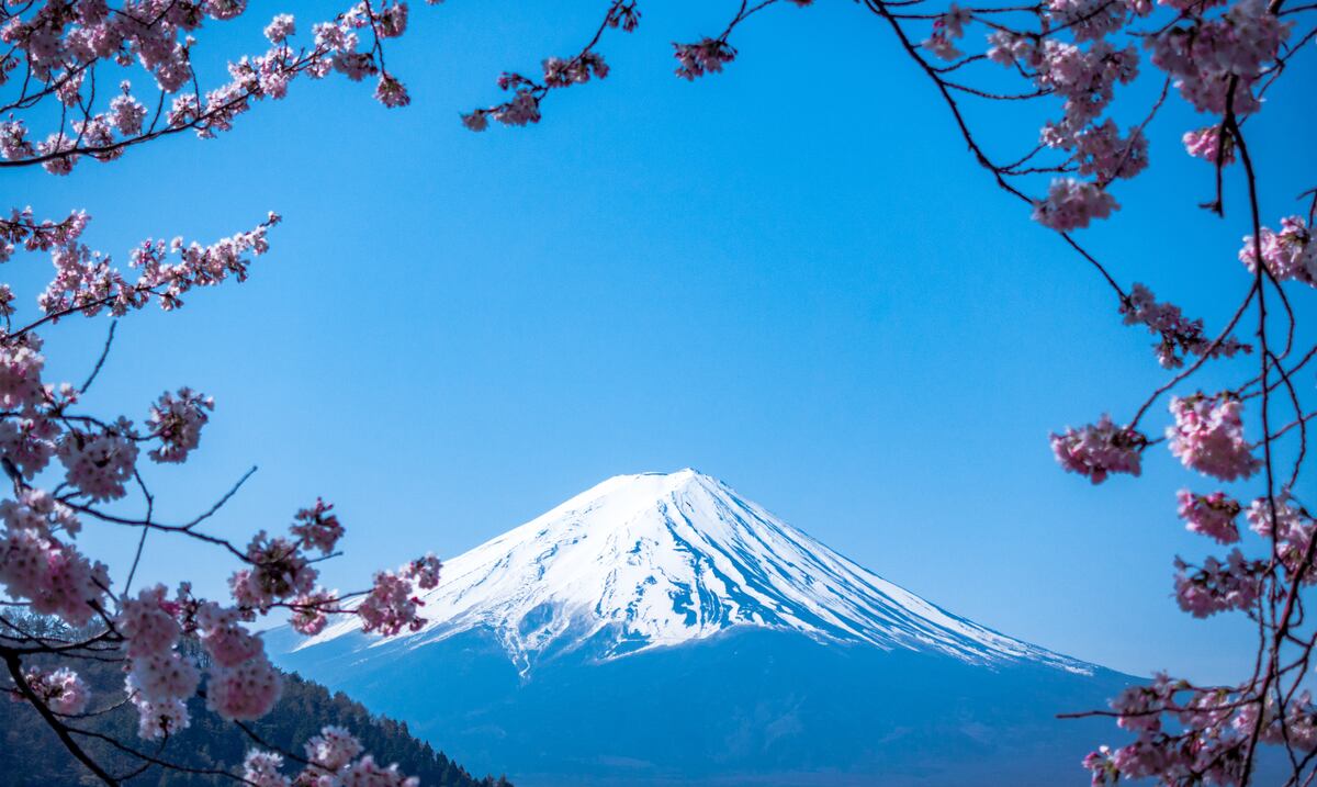 Japón impone nuevas normas para subir el monte Fuji debido al turismo excesivo