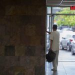 El fin de una era: reina el llanto entre empleados y pacientes del Hospital El Maestro