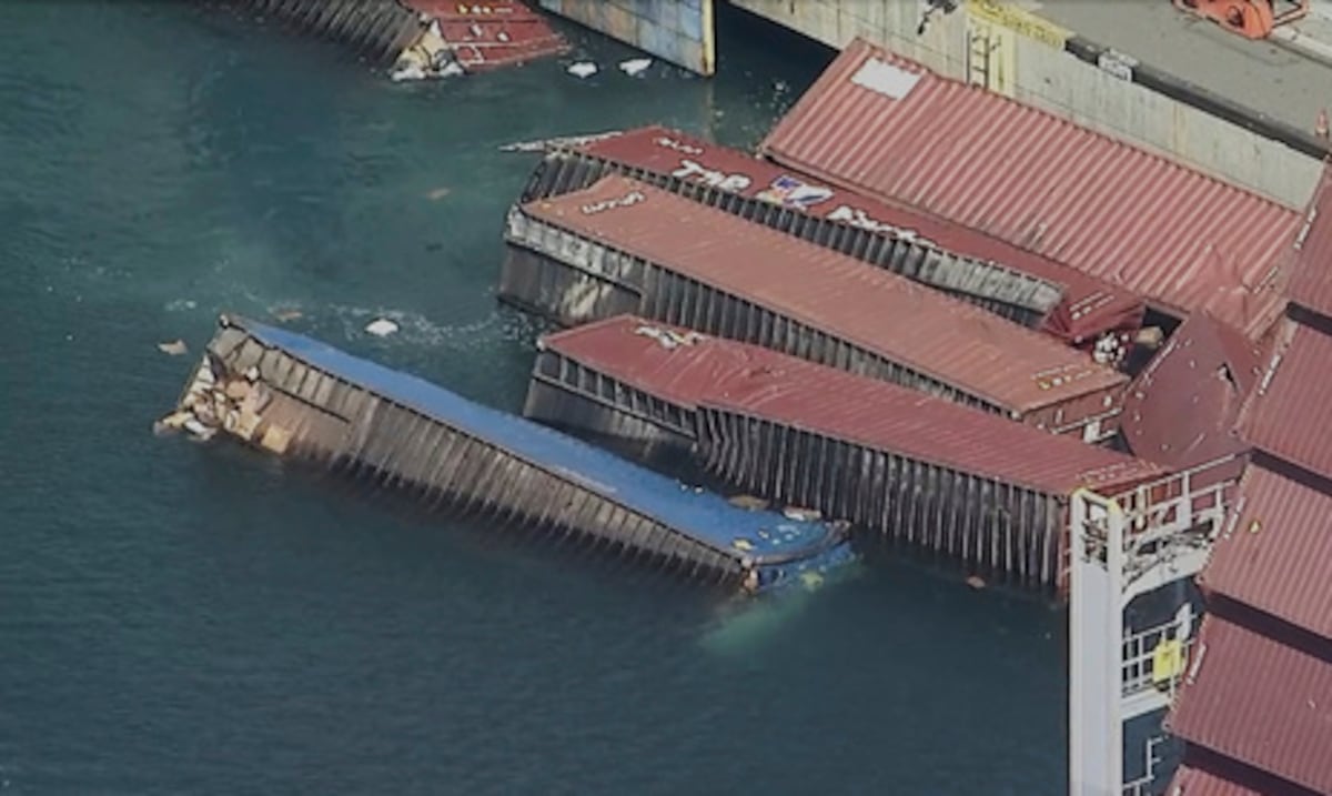 Más de 60 contenedores caen de un barco en puerto de Los Ángeles