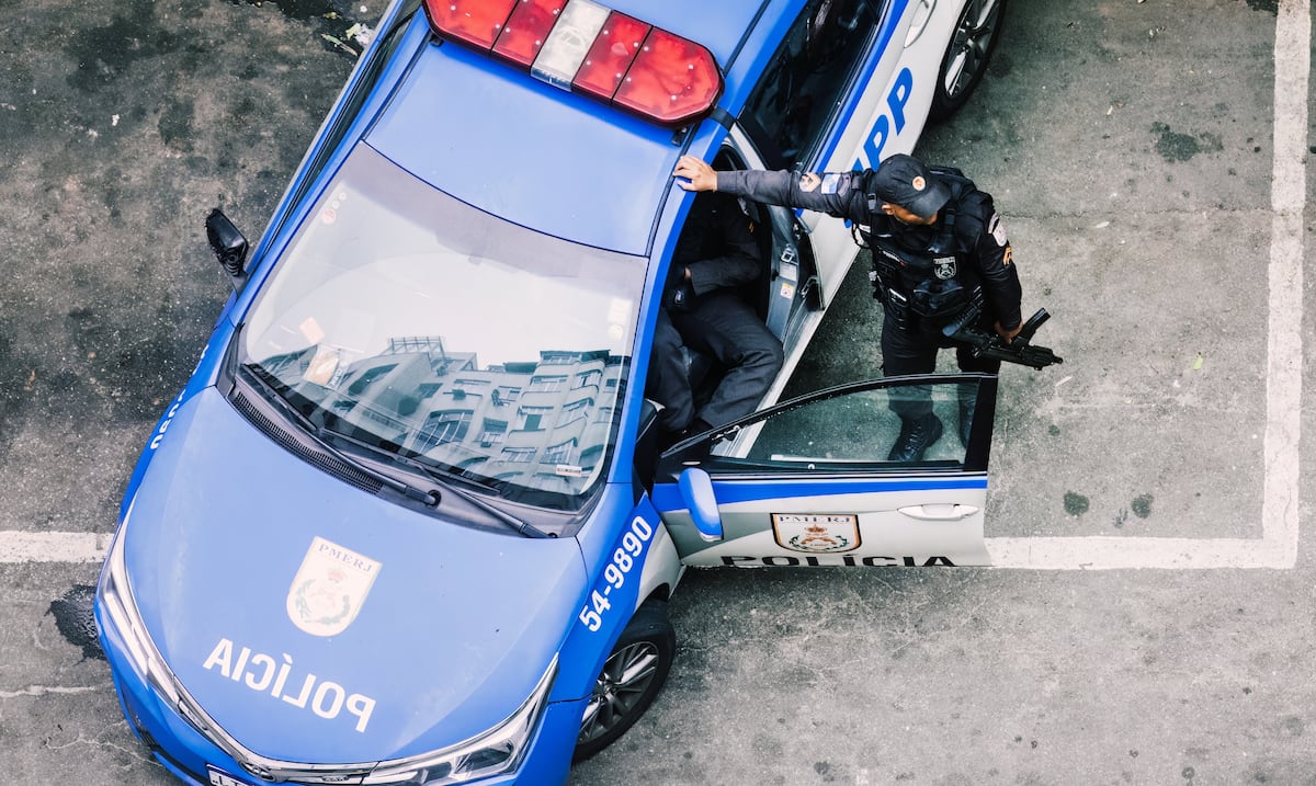 Mueren 12 estudiantes universitarios luego que un autobús chocara con un camión en el sureste de Brasil