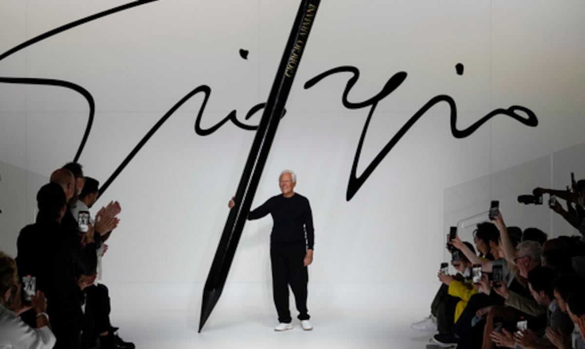 Divulgan testamento: Giorgio Armani instruye a sus herederos vender el 15% de su imperio