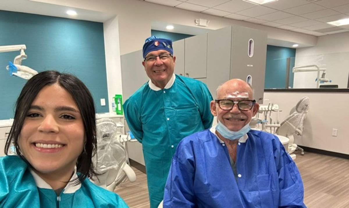 “No me puedo quedar en casa”: el doctor Enrique Amy se reinventa en la docencia, a sus 79 años