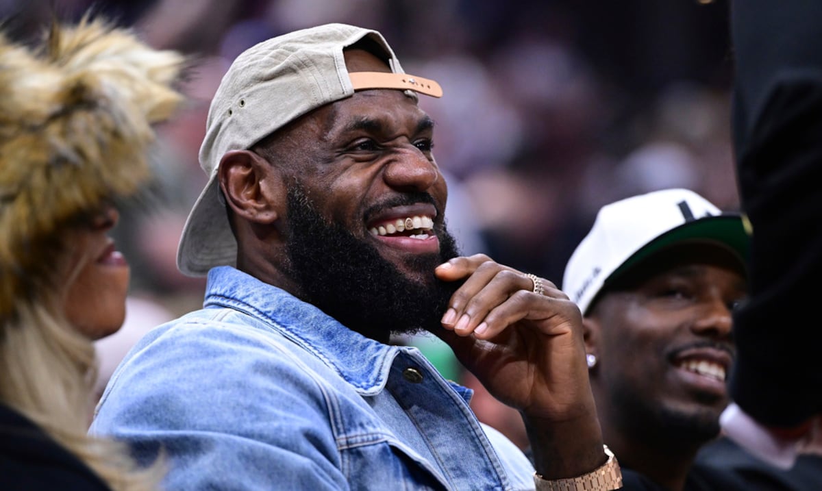 ¿Cómo LeBron James se involucró como coproductor en el documental “Clemente”?
