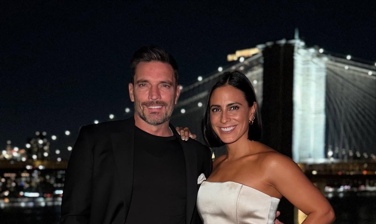 Julián Gil disfruta ser abuelo mientras se prepara para ser papá por cuarta vez