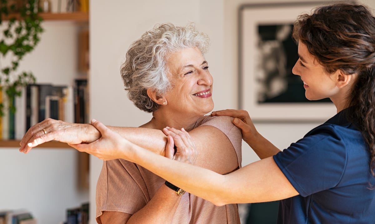 Médicos de Harvard expertos en longevidad revelan su receta: “Úsalo o piérdelo”