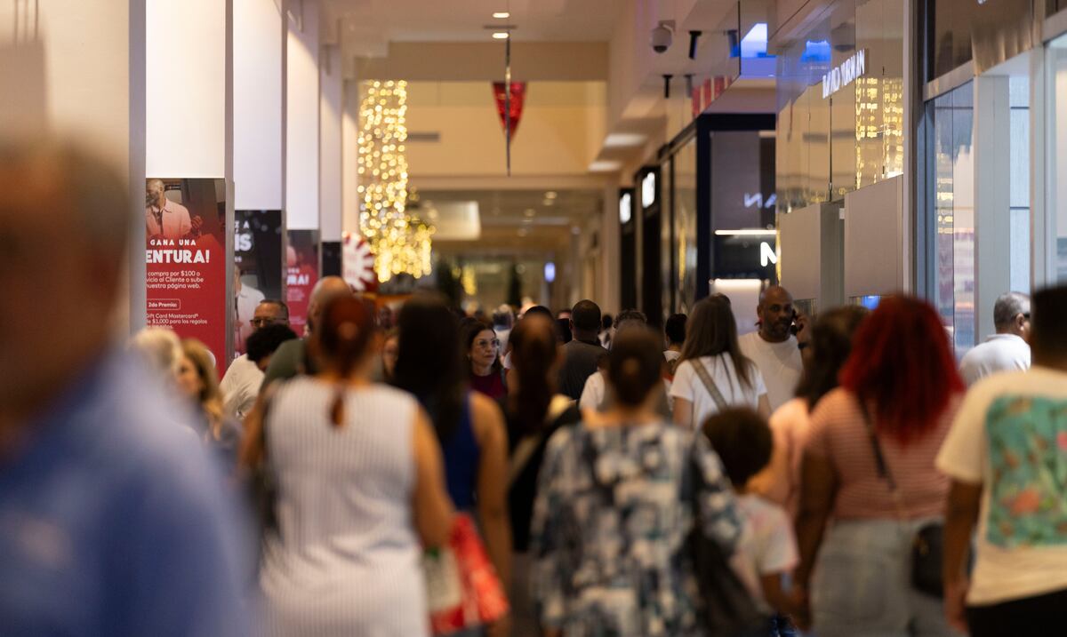 Las nuevos aranceles de Trump podrían golpear el presupuesto familiar con al menos $1,000 por año