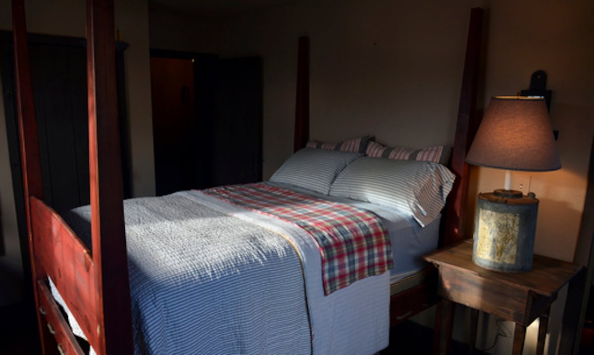 Médicos desaconsejan taparse la boca con cinta adhesiva para dormir