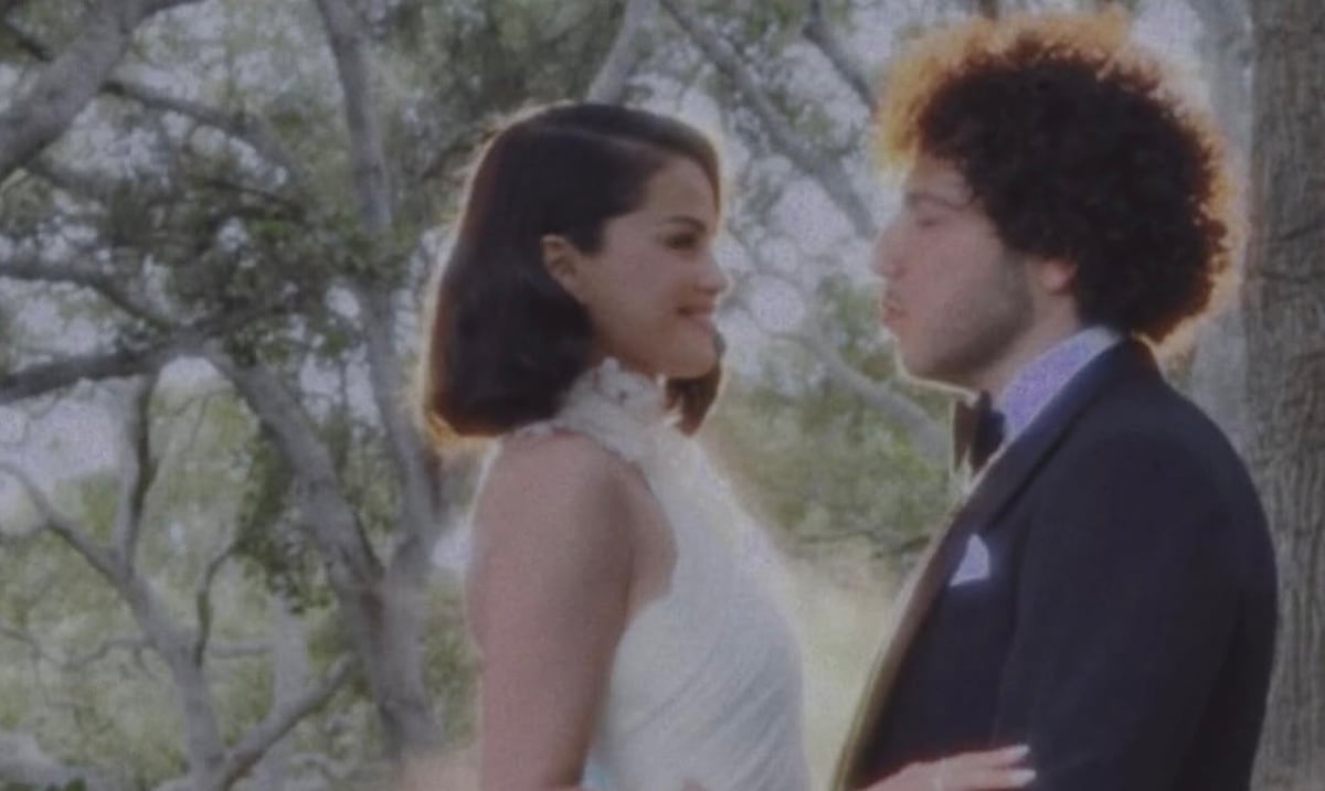 Selena Gómez deslumbra con su vestido de novia de Ralph Lauren