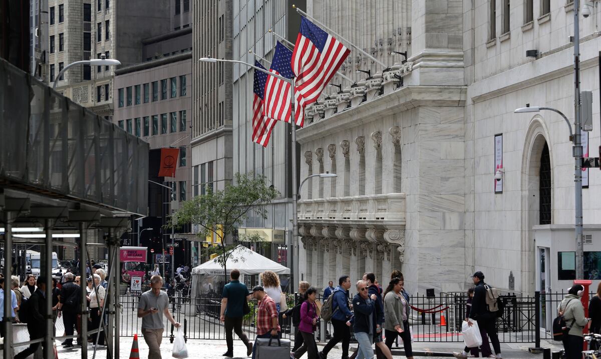 Analistas auguran que el mercado de valores continuará al alza hasta que acabe el 2024