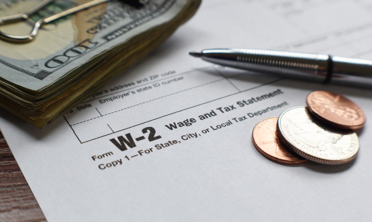 IRS insta a contribuyentes a reclamar su parte de casi $1,000 millones en reintegros que no se han pagado desde 2020