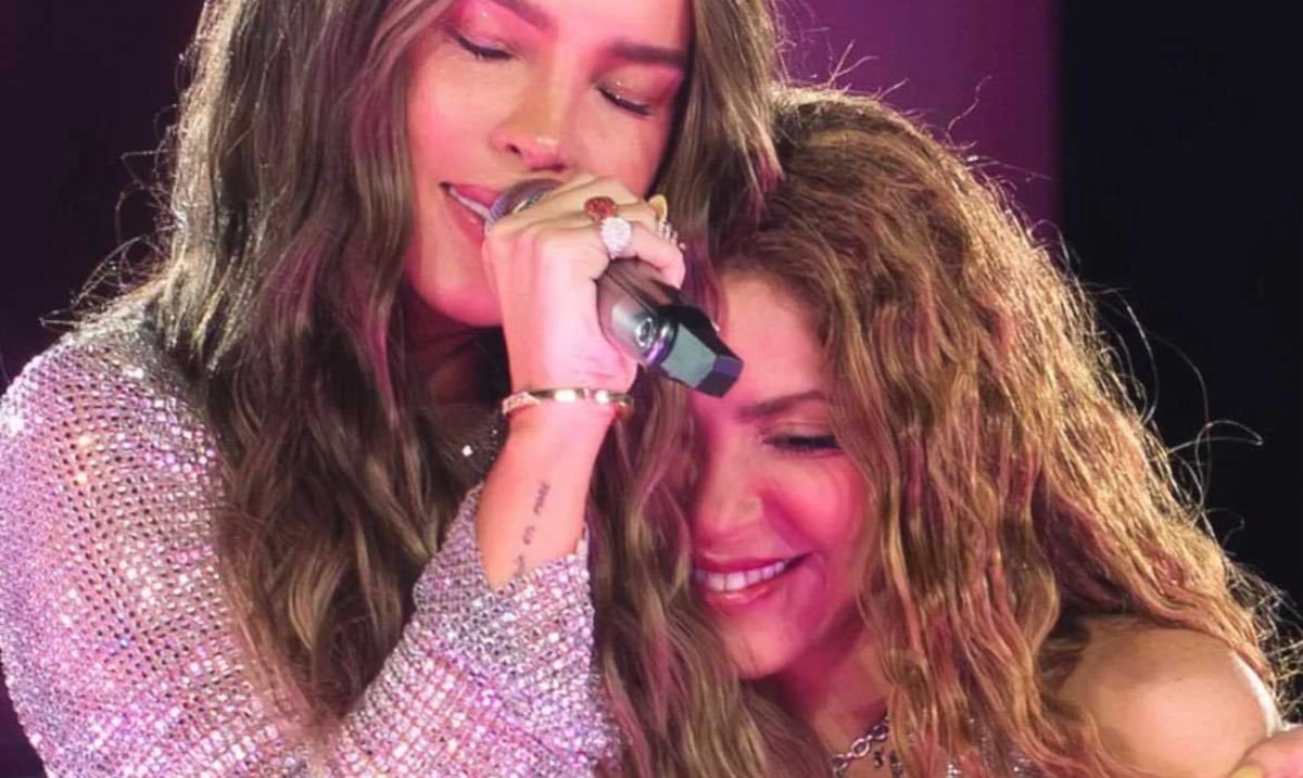 Belinda cumple su sueño y canta con Shakira