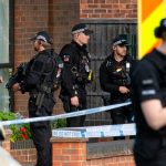 Policía antiterrorista británica investiga apuñalamiento de conductor de TV iraní