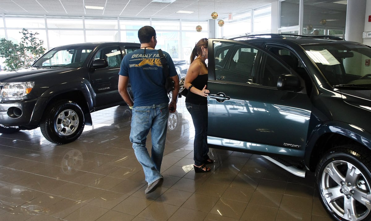 Menos boricuas están comprando autos nuevos