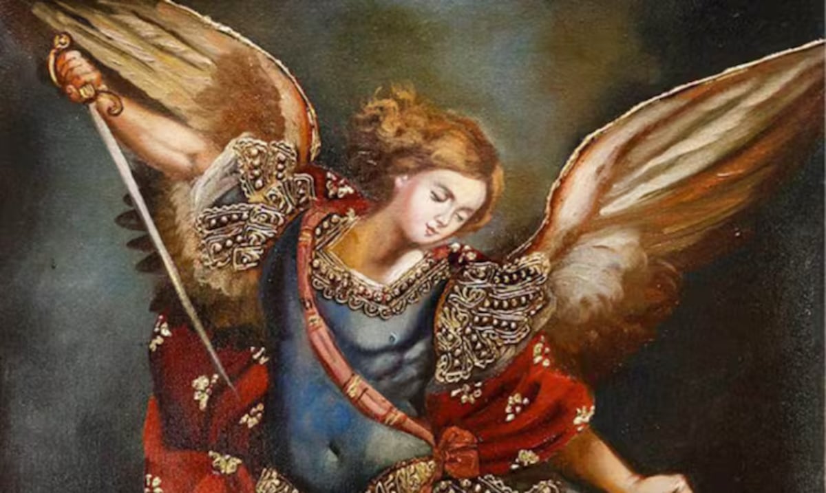 ¿Cuál es la historia de San Miguel Arcángel y por qué algunos le rezan?