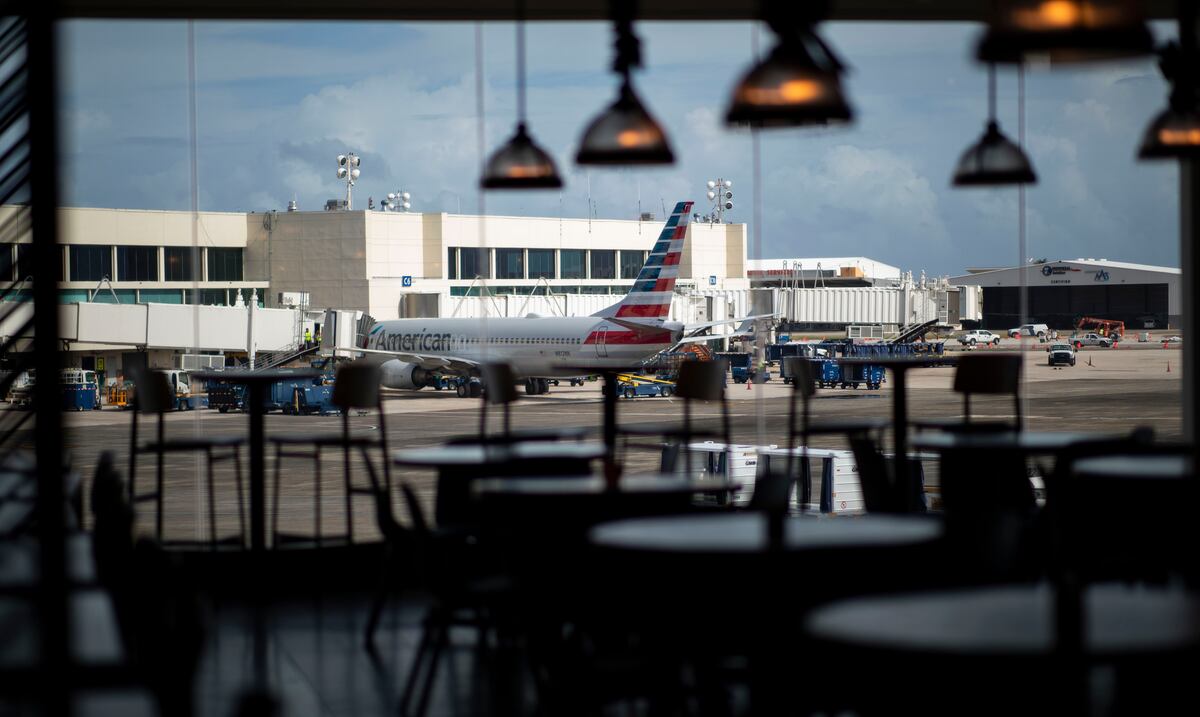 Buscan sobre 100 empleados para los restaurantes del aeropuerto Luis Muñoz Marín