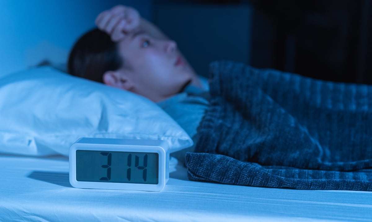¿No puedes dormir bien? Lo que no debes hacer antes de acostarte