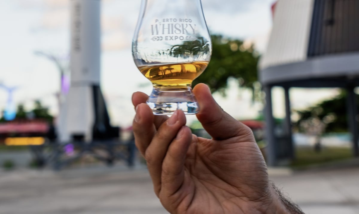 DDEC alerta sobre proyecto que otorga beneficios contributivos al whisky artesanal