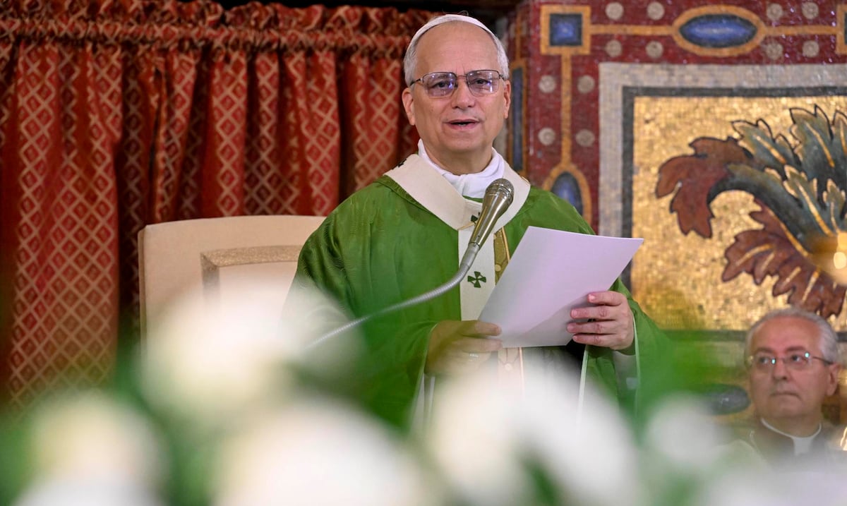 León XIV se reúne con defensor católico LGBTQ+ y promete continuidad con el legado de bienvenida del papa Francisco