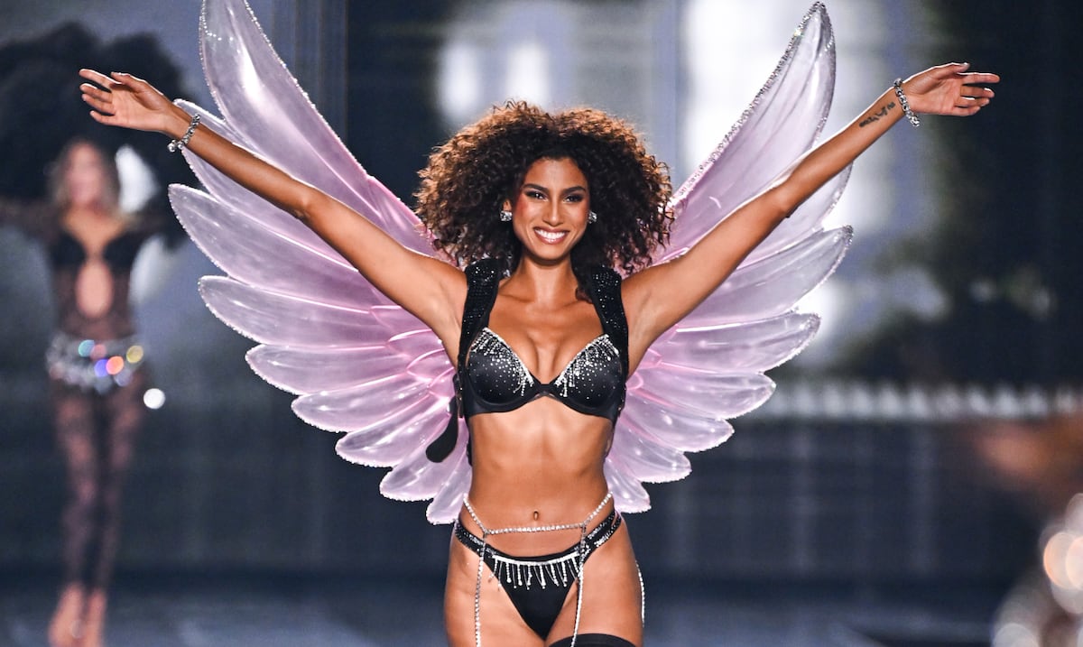 ¿Cuánto cobra una modelo por desfilar para Victoria’s Secret?