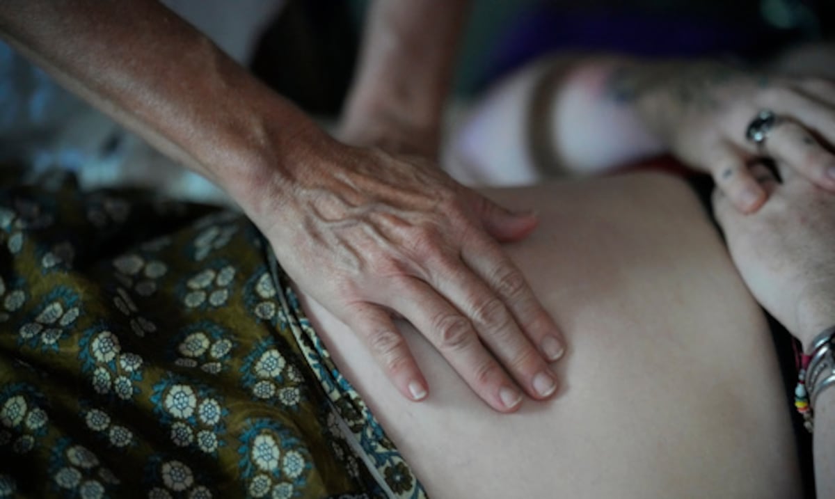 Para las embarazadas, el calor extremo conlleva riesgos adicionales