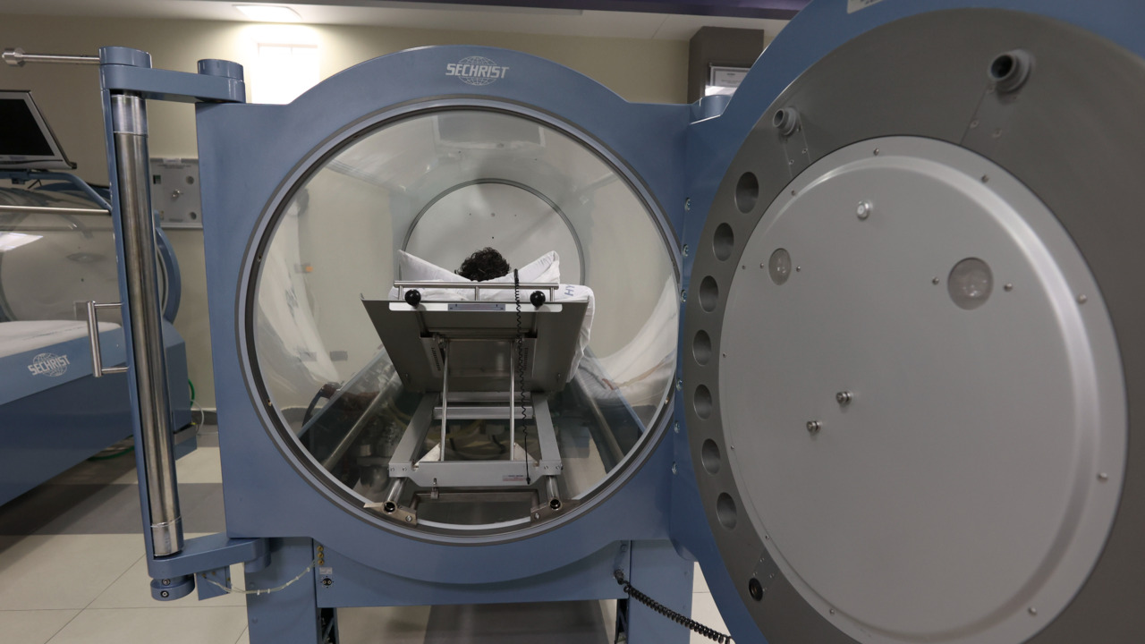 Así funciona la cámara hiperbárica en el Hospital Auxilio Mutuo