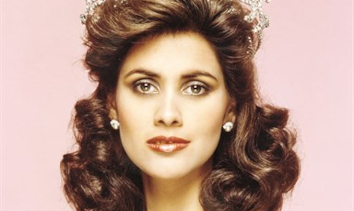 La reina que no lloró: Deborah Carthy Deu y la elegancia que conquistó al universo