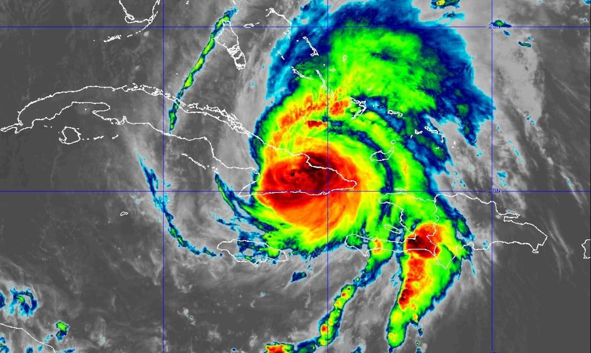 Melissa toca tierra en el este de Cuba como un huracán de categoría 3