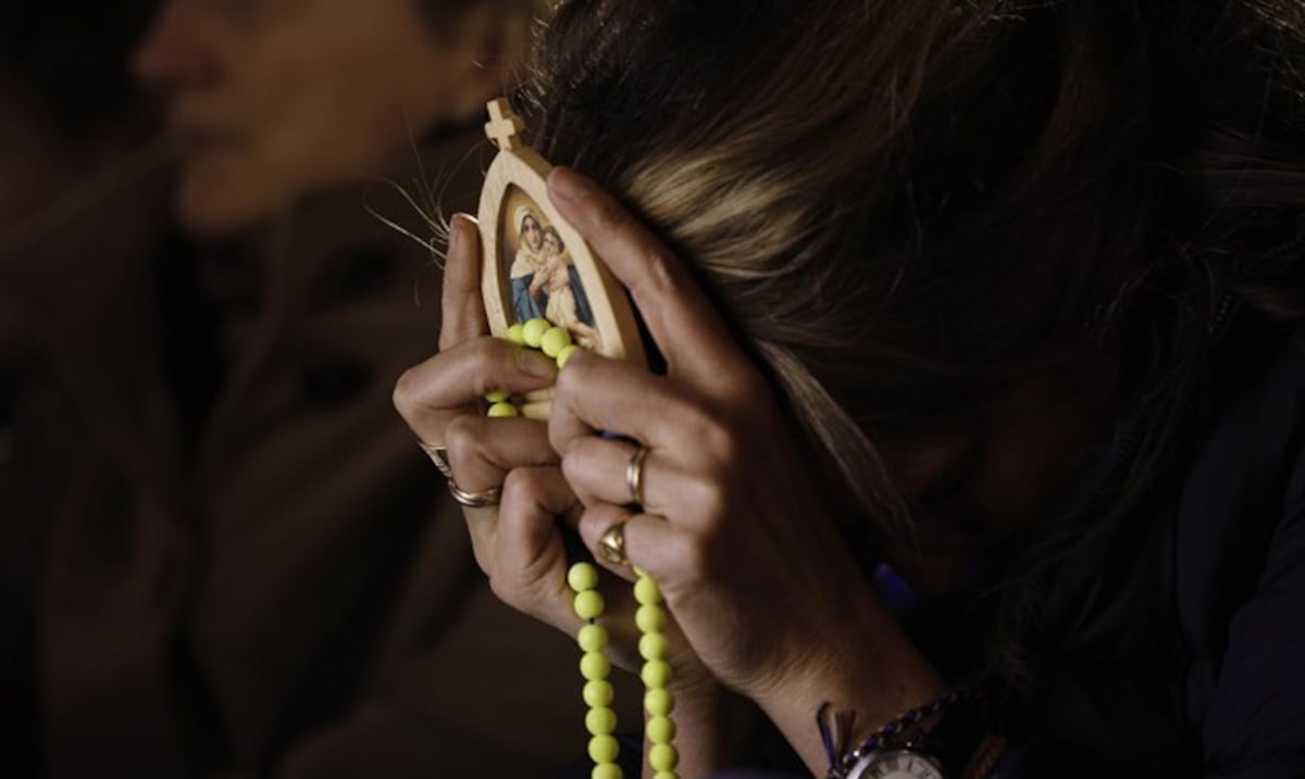 La oración más poderosa para atraer abundancia en el hogar: descubre la hora ideal para rezarla