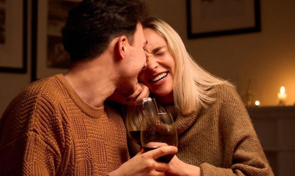 Síndrome de Fortunata: qué es y qué dice la psicología sobre quienes se enamoran de personas casadas o con pareja