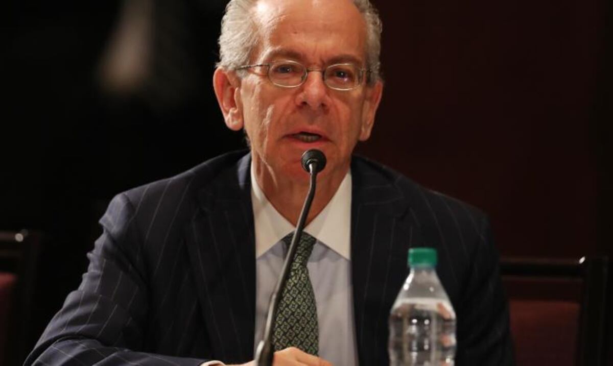 Mutis de la Junta a la venta de préstamos en el Banco de Desarrollo Económico