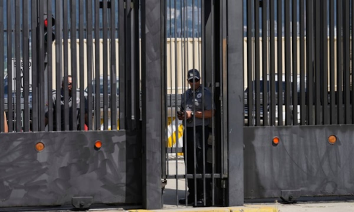 Venezuela evalúa cancelar acuerdos energéticos con Trinidad y Tobago tras llegada de buque de guerra de Estados Unidos