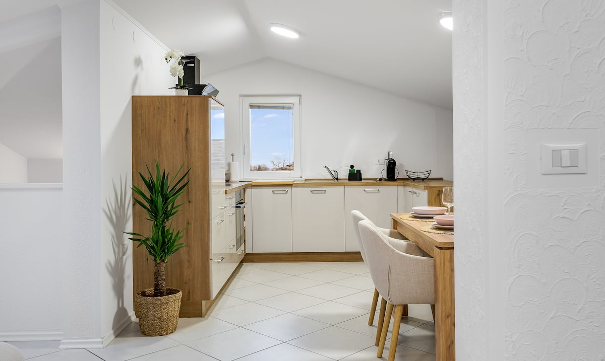 Proponen aumentar el “room tax” que pagan los huéspedes de alquileres a corto plazo