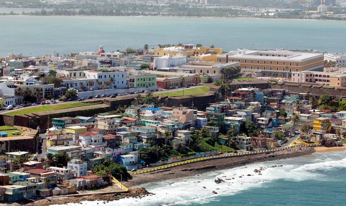 Proyecto senatorial propone requerir licencias municipales para operar alquileres a corto plazo